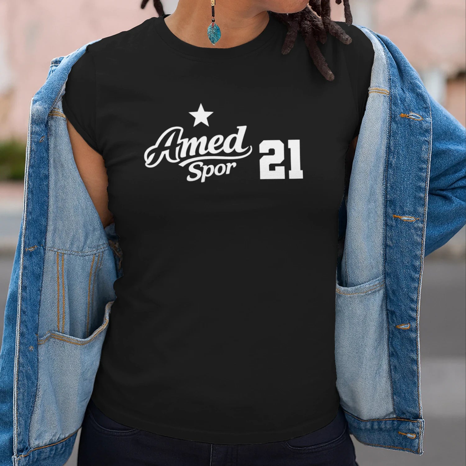 {"origin":"mayzing","colors":["Black","Black","Black","Black"],"sizes":["S","XL","L","M"],"isMainImage":false,"isCustomMockup":false}